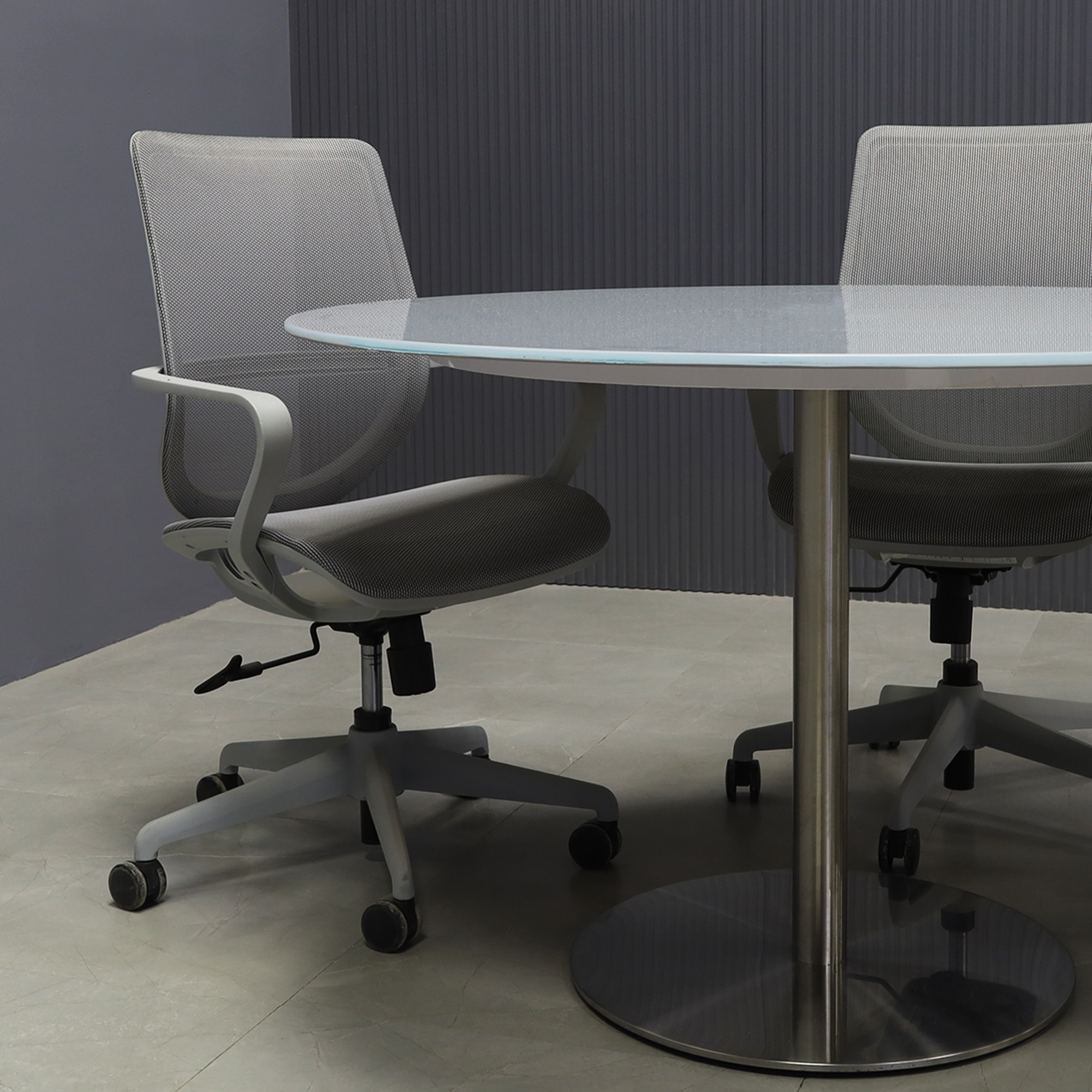California Round Tempered Glass Cafeteria Table