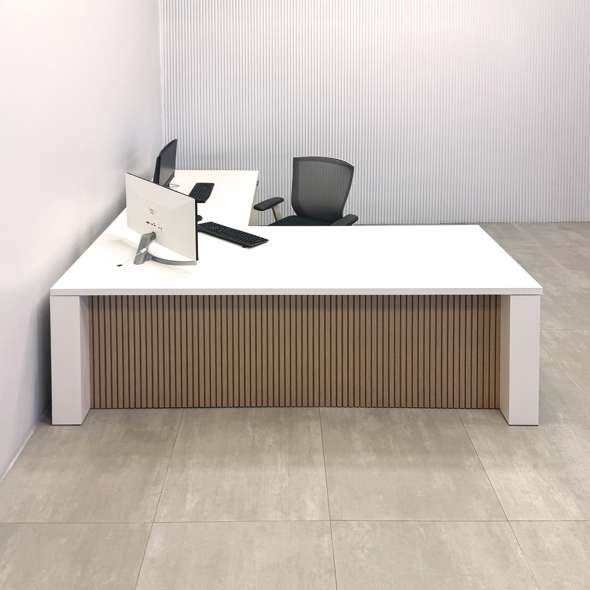 80-inch Denver L-Shape with Sit-Stand Mechanism and Dover Off-White matte laminate Top, Dover Off-White matte laminate Base, Washed Oak & Natural tabour privacy panel, and White metal powder coated legs.